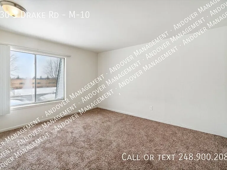 330 S Drake Rd #M-10 — Photo 32