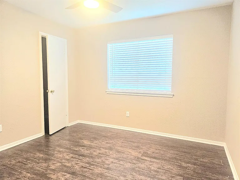 4231 Southchase Ln — Photo 14
