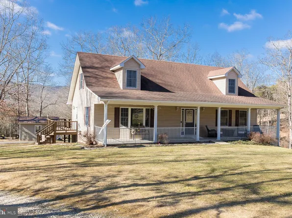 334 Divide Ln, Mathias, WV 26812