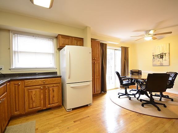 2nd image of 10607 Railroad Ct