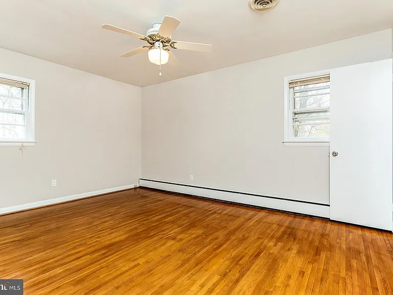 2271 Providence St — Photo 7