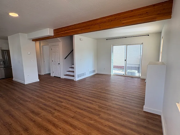 2029 W Kent Ave — Photo 3