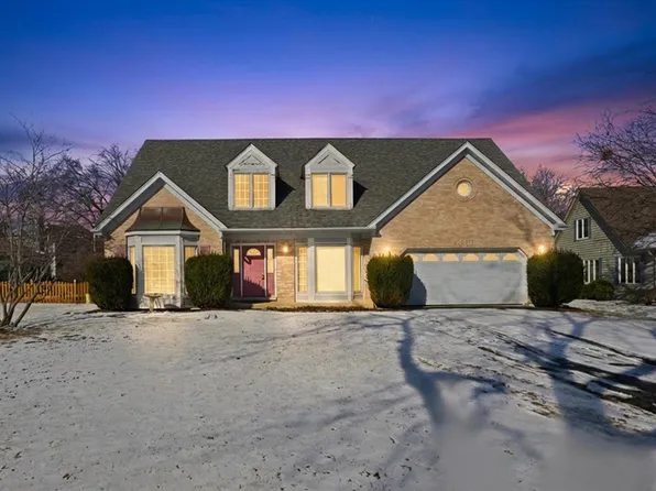 2487 Worthington Dr, Aurora, IL 60506