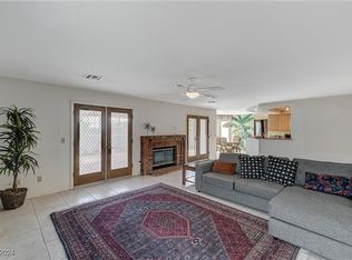 3340 Shallow Pond Dr, Las Vegas, NV 89117