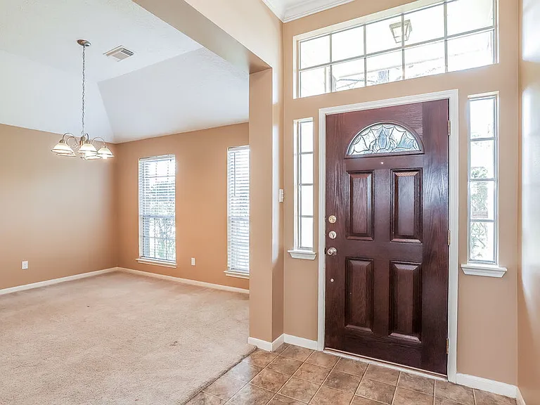 4910 Stone Harbor Dr — Photo 3