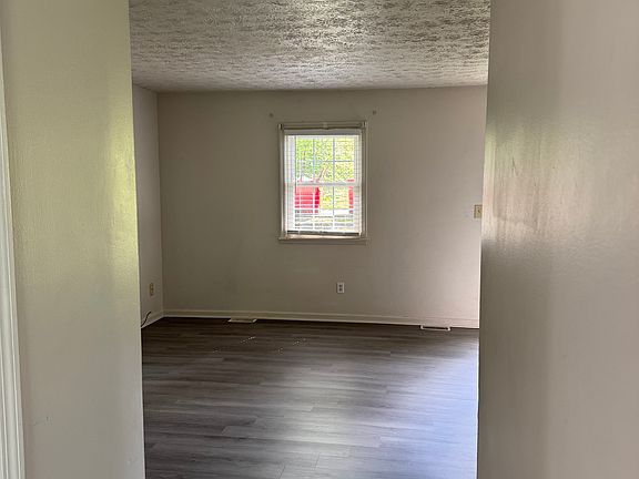 5th image of 86 Bell Ln APT 4
