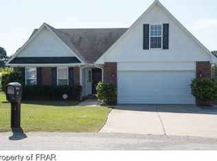 135 Walden Green Dr, Raeford, NC 28376