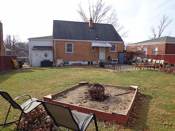 3rd image of 214 James Ave