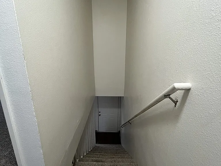 Mt. Pleasant Apartments — Photo 15