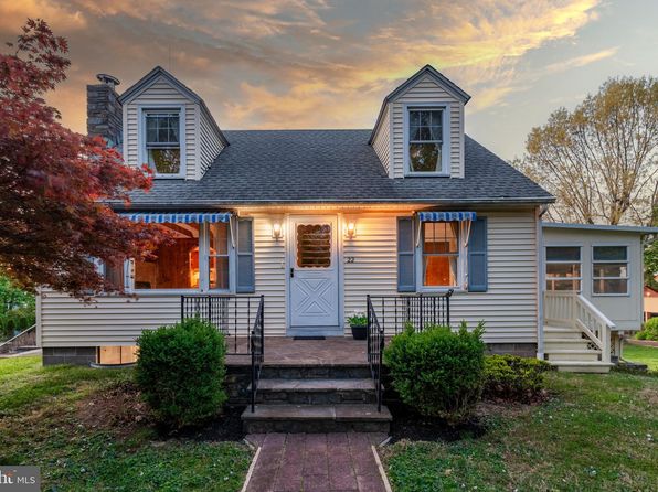 22 Highland Ave, Lambertville, NJ 08530