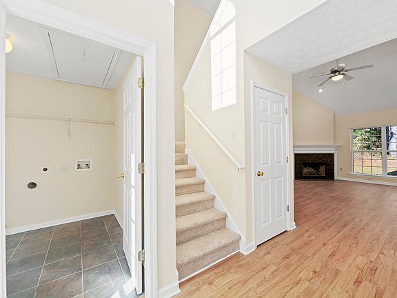 5th image of 4053 Laurel Bend Ct