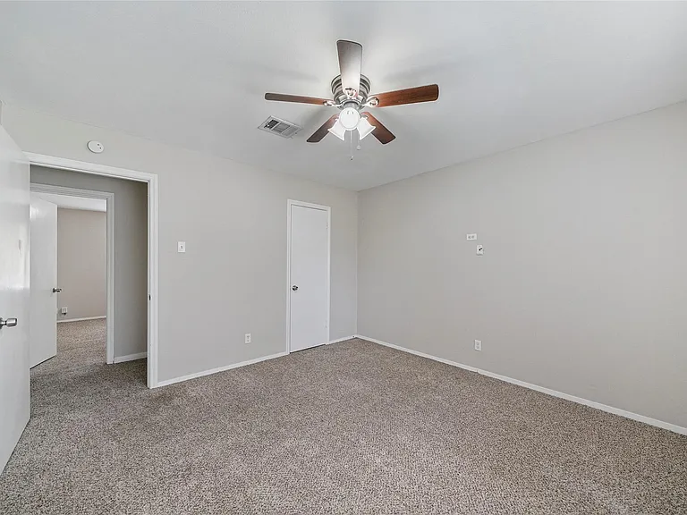 643 Ames St — Photo 29