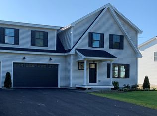 163 Middle Rd, Falmouth, ME 04105