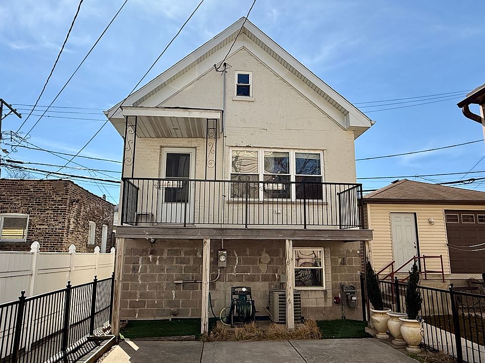 1st image of 2918 S Poplar Ave #R