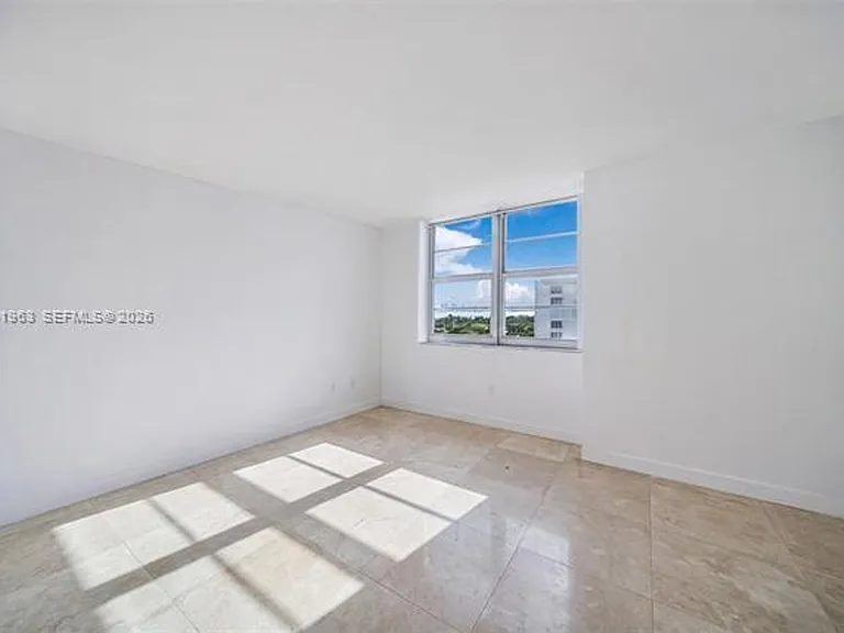 5701 Collins Avenue Cu #1415 — Photo 14