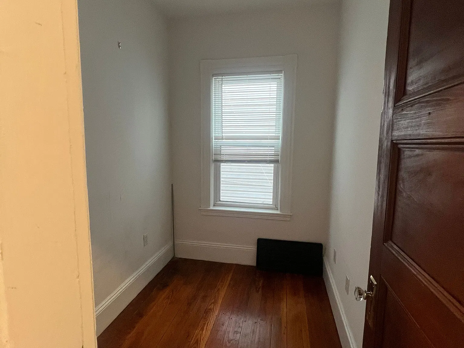3 bed, 1.0 bath, $3,000 — Photo 3