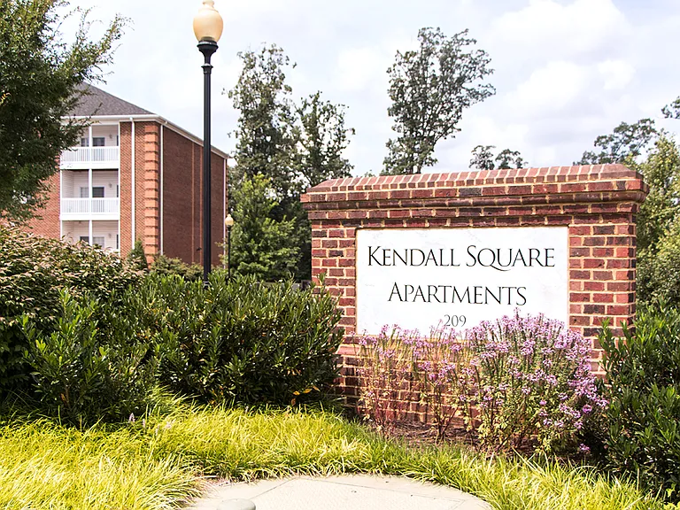 Kendall Square Apartments — Photo 15