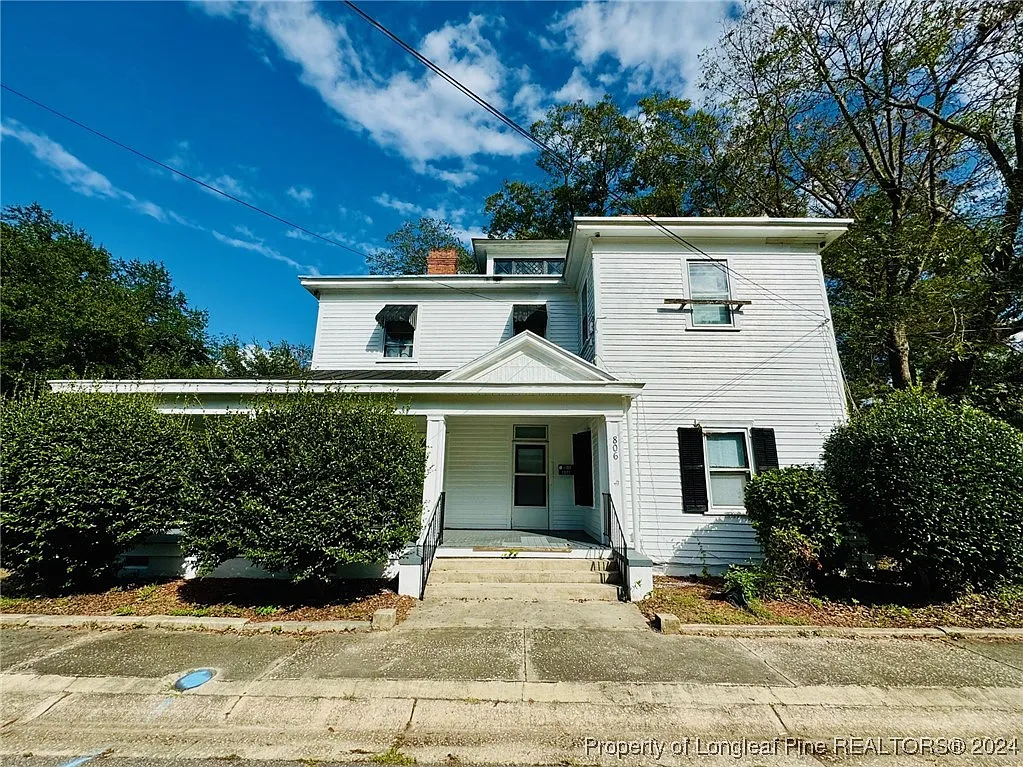2 bed, 1.5 bath, 1600 sqft, $1,200 — Photo 2