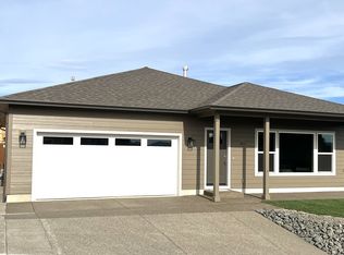 816 Pebble Crk, Saint Sutherlin, OR 97479