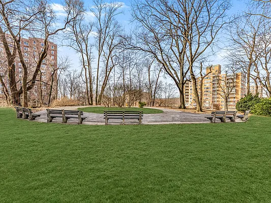 Rented by EZ Premier Realty | media 23