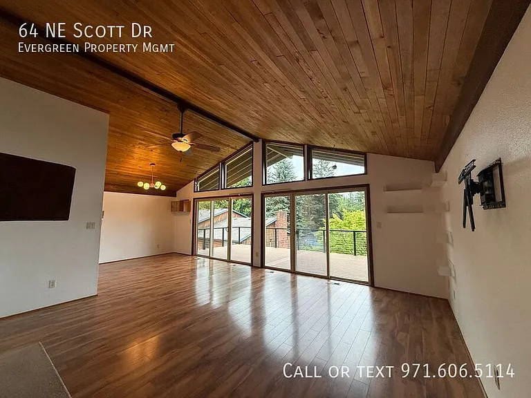 64 NE Scott Dr — Photo 9