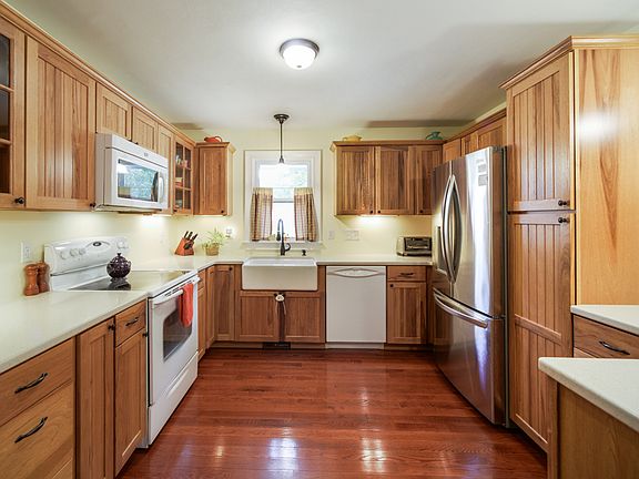 2nd image of 1538 Friar Ln
