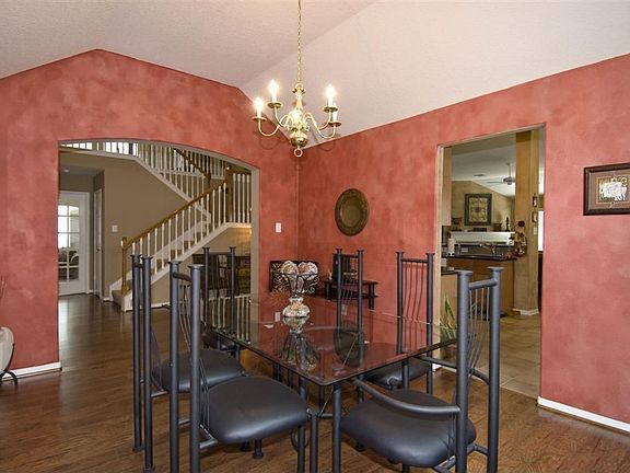 3rd image of 3815 Katy Hollow Dr