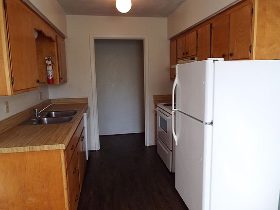 3rd image of 103 W Trailmoor Dr APT 8