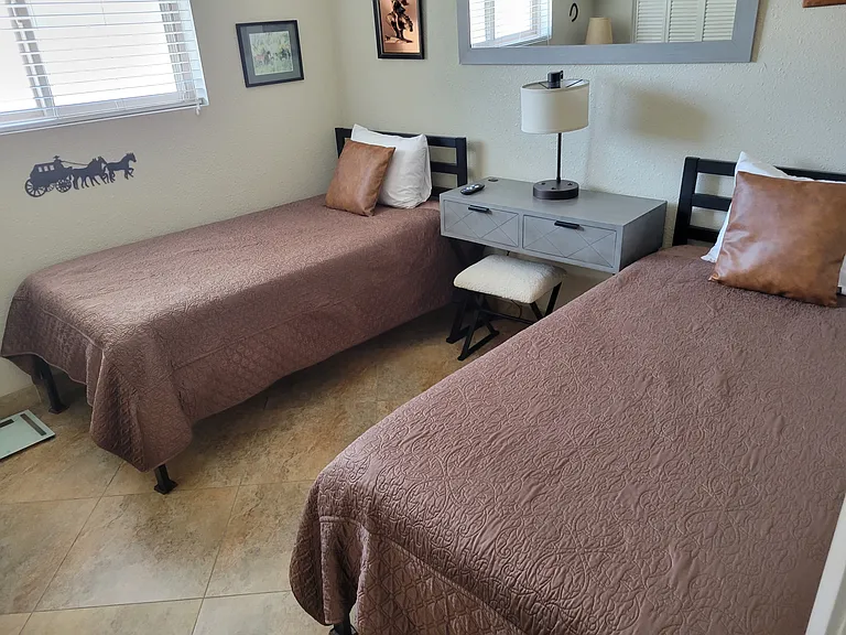 Twin beds in 3rd bedroom. Could be changed to a Queen or made into an office.