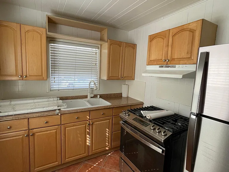 408 Arleta Ave — Photo 4