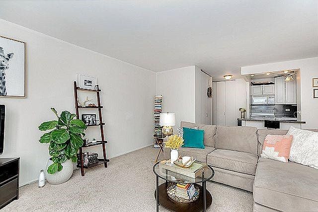 1st image of 70 W Burton Pl APT 2608
