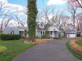 52 Elliot Ave, Lake Grove, NY 11755
