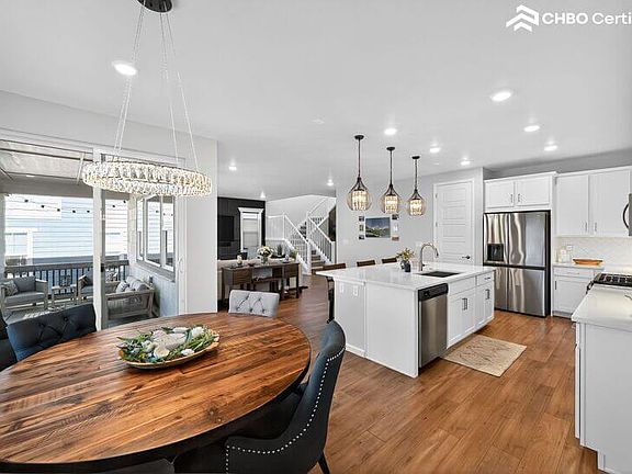 Dining Room seating for 6