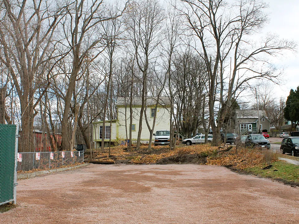 Building Photo 4