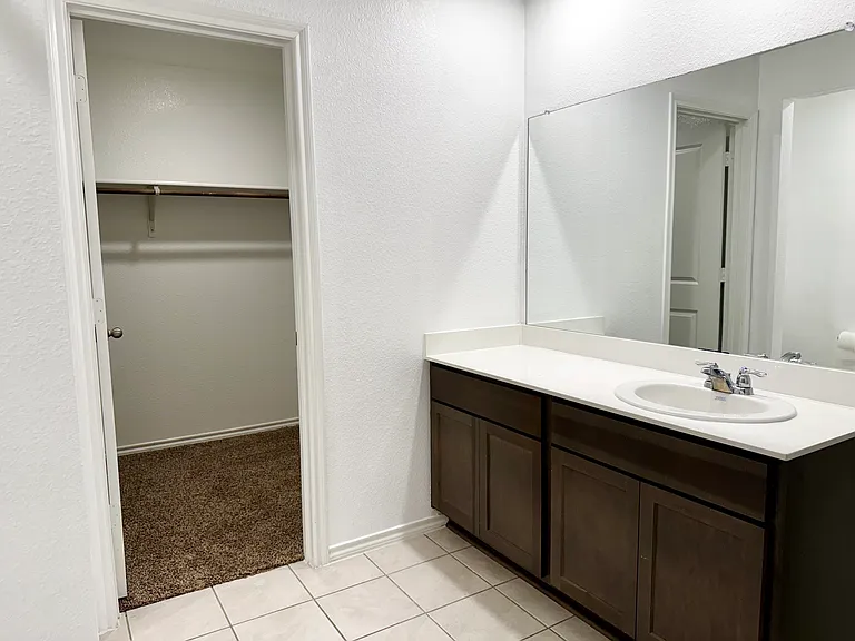 4325 Pyramid Dr — Photo 7