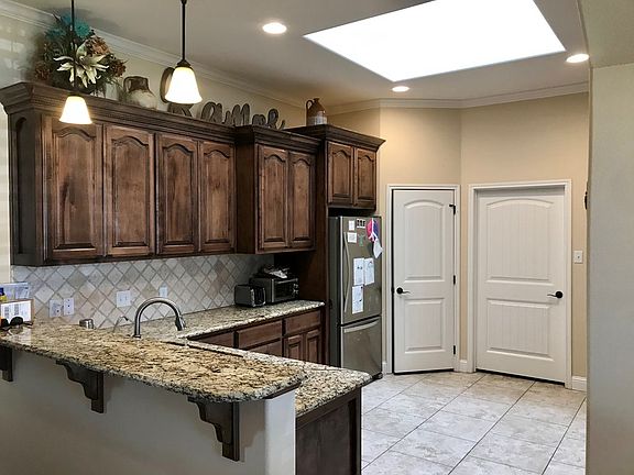 4th image of 3309 Rembrandt Ave
