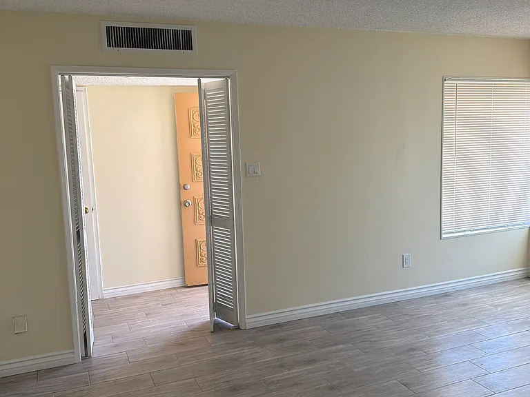4700 Hasti Joy Ct — Photo 6