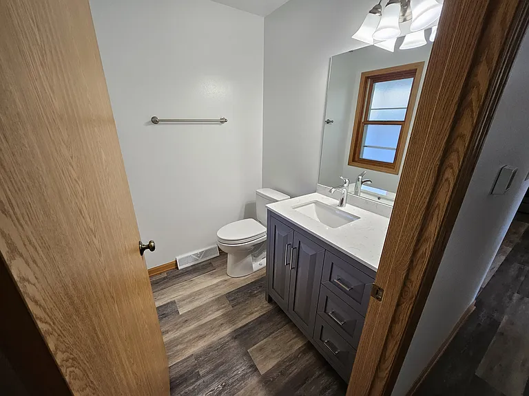 5310 Charles St — Photo 2