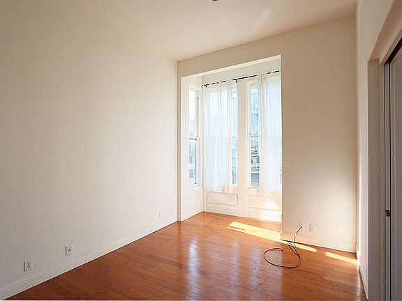 2nd image of 1689 Turk St