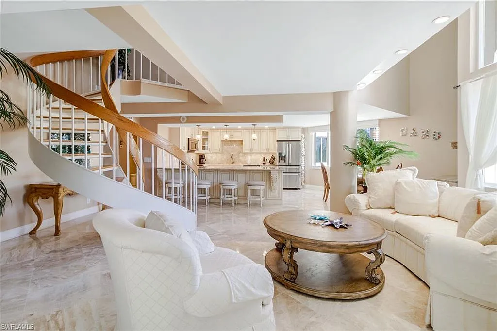 2 bed, 2.5 bath, 2240 sqft, $18,000 — Photo 3