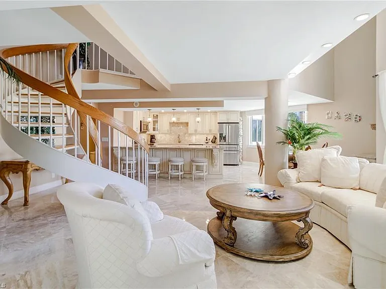 4041 Gulf Shore Blvd N #308 — Photo 3