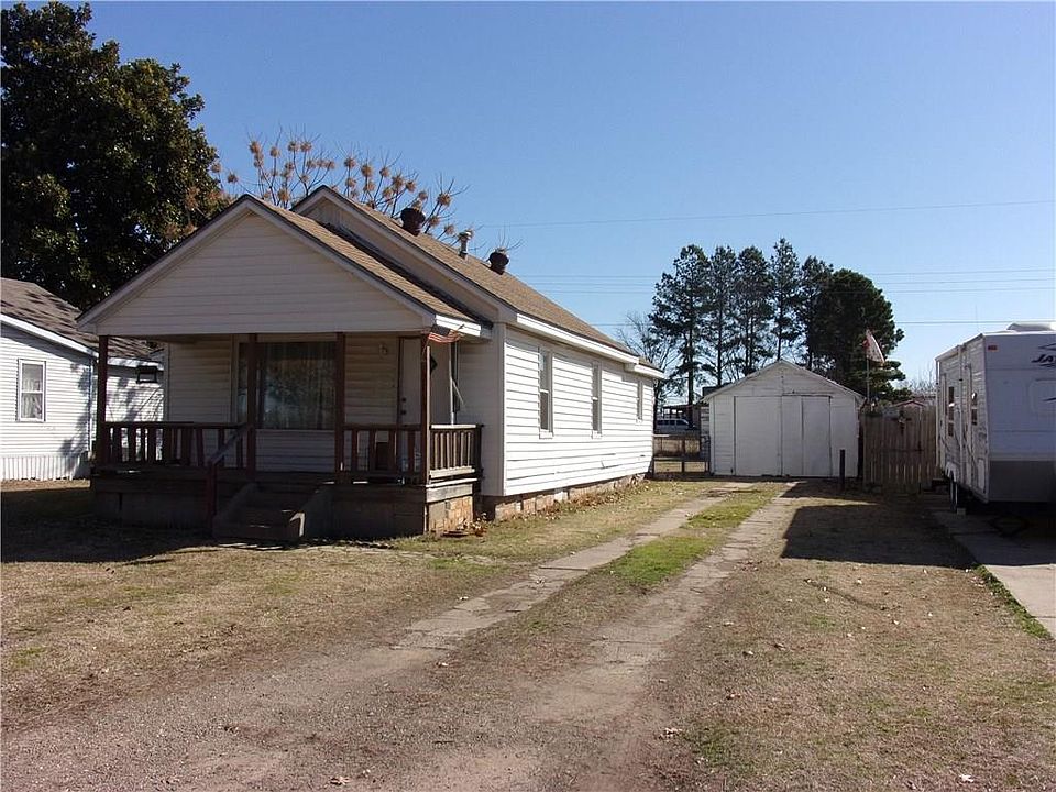 2nd image of 5113 S 32nd St