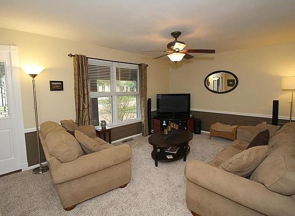 Awesome front family room!