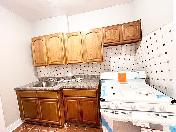 4th image of 159 Bay 29 St #7B