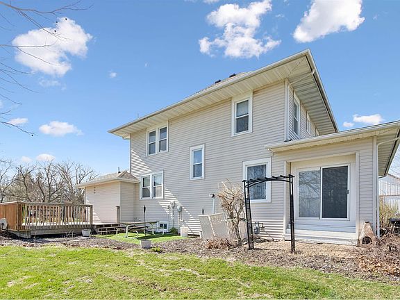 3rd image of 504 Tama St