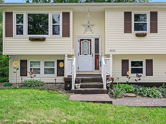 2nd image of 4633 Barrington Dr