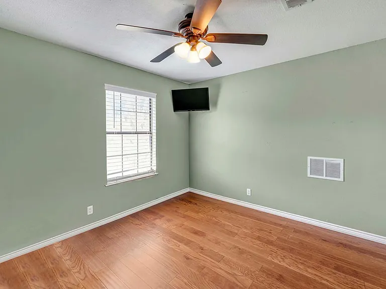 10803 E County Road 104 — Photo 17