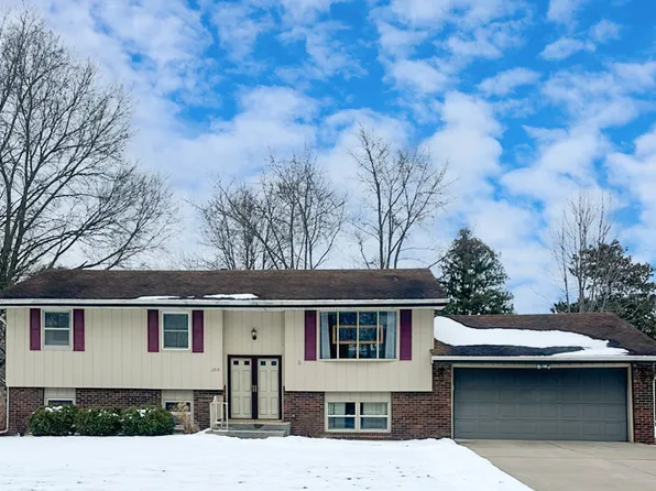 1715 Bryan St, Normal, IL 61761