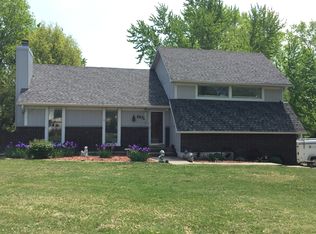 602 Arena Dr, Peculiar, MO 64078