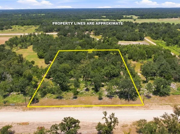 408 Crescent Bnd, Cameron, TX 76520